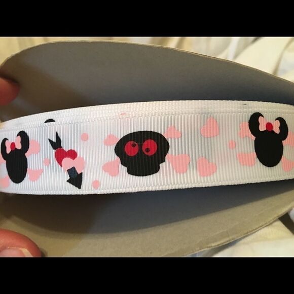 grosgrain Ribbon NEW 5 yards Minnie Mouse skulls Jolly Roger bow Halloween NEW - Picture 5 of 6